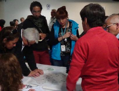 Mesa de trabajo conjunta ciudadanía - SDP en la Socialización POT Localidad de Engativá