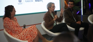 Secretaria de planeación, María Mercedes Jaramillo, junto a Diana Gaviria, CEO de Connect Bogotá Región, Aura Cifuentes, líder de Ecosistema Estratégico de AGATA y Juan Sebastián Moreno, director del LabDC  en Smart City Expo Bogotá.