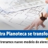 Persona revisando planos