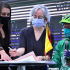 La alcaldesa Claudia López y la Secretaria Distrital de Planeación, María Mercedes Jaramillo, en la firma protocolaria de la Política Pública de la Bicicleta,