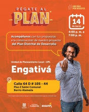 Hombre afrodescendiente invitando a participar