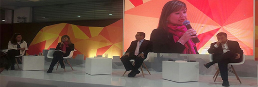 Panelistas foro de Gobernanza Regional