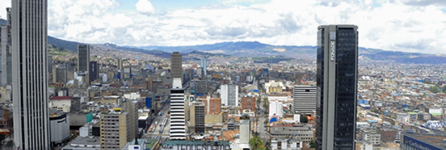 Fotografía del centro de Bogotá en donde destacan el Hotel Tequendama y la Torre Colpatria