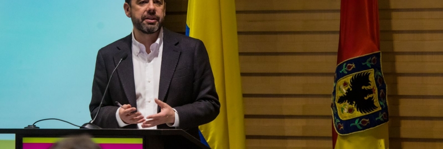 Alcalde de Bogotá, Carlos Fernando Galán, en la Cámara de Comercio de Bogotá instalando la Mesa de Participación Ciudadana del Sistema General de Regalías