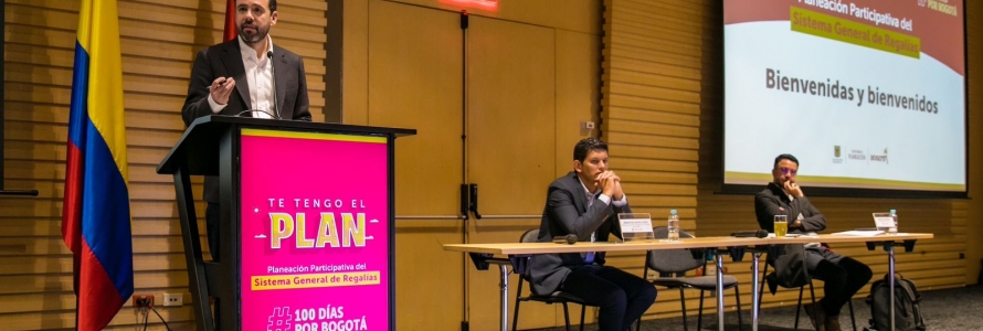 Alcalde de Bogotá, Carlos Fernando Galán, en la Cámara de Comercio de Bogotá instalando la Mesa de Participación Ciudadana del Sistema General de Regalías