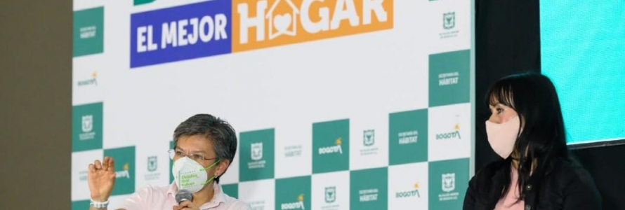 Alcaldesa, Claudia López, en la feria de vivienda
