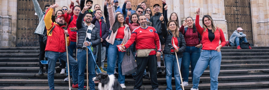 Servidores de la Secretaría Distrital de Planeación participando en jornada de embellecimiento del centro de Bogotá.
