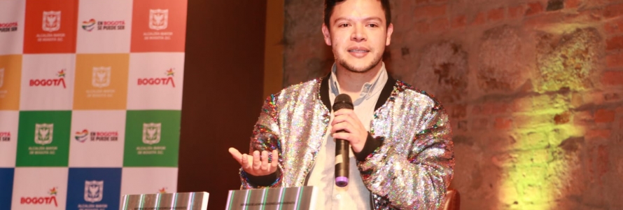 David Alonso, Director de Diversidad Sexual en el lanzamiento del libro  “Mi Marcha. Historias de las movilizaciones LGBTI+ en Bogotá”. 