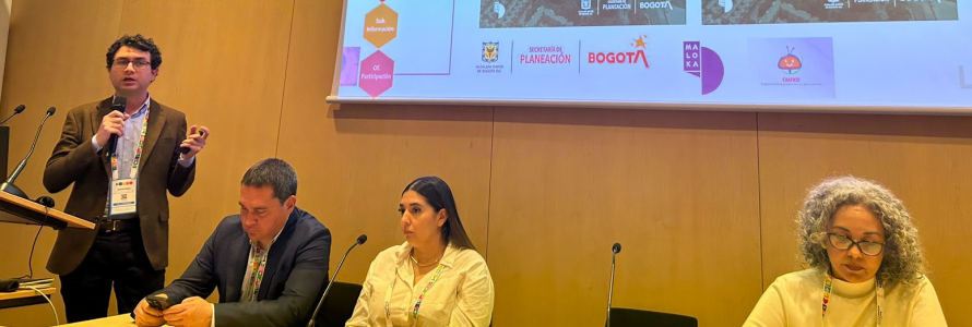 Gabriel Andrés Millán, jefe de la Oficina de Laboratorio de Ciudad (LabDC), participando en el panel “Desbloqueando el potencial Smart City de América Latina”