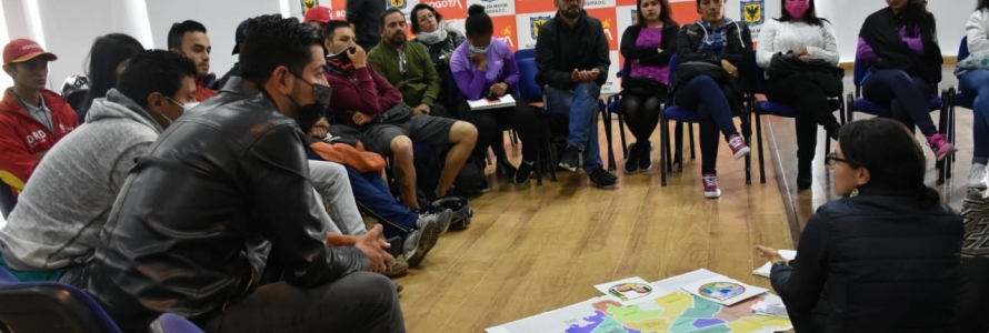 Funcionarios de las alcaldías locales en preparación para incorporar los enfoques poblacional- diferencial y de género,