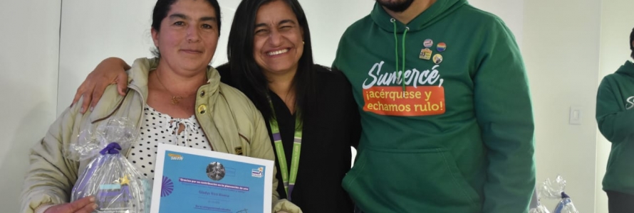 Subsecretaria de Planeación Territorial, Margarita Caidedo, Jefe Oficina de Participación y Diálogo de Ciudada, Juan Carlos Prieto, con ciudadana