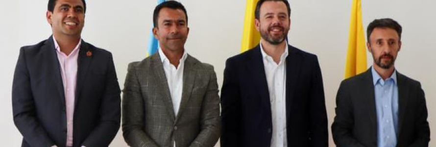 Julián Sánchez alcalde de Soacha, Emilio Rey gobernador de Cundinamarca, Carlos Fernando Galán alcalde de Bogotá,  Luis Lota director Región Metropolitana 