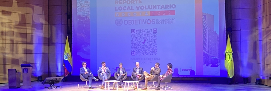 En tarima la Alcaldesa de Bototá, Claudia López, representantes de la ONU, del Gobierno nacional y de la academia,