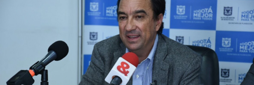 Secretario Distrital de Planeación Andrés Ortíz en rueda de prensa