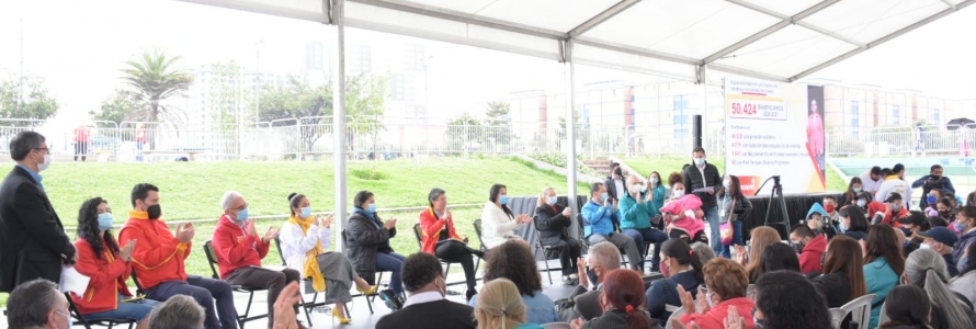 Encuentro con beneficiarios de programas que están transformado a Bogotá.