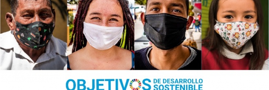 Hombre, mujer, joven y niño con tapabocas